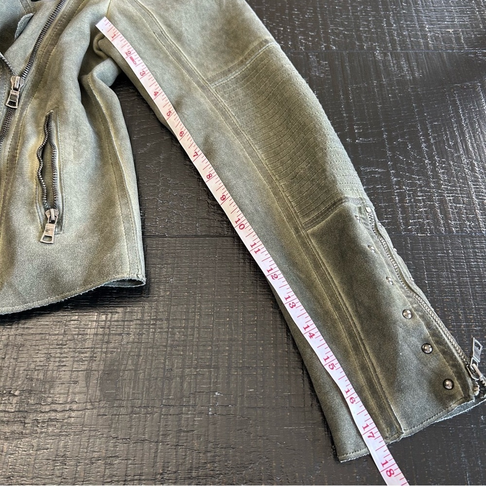 Stylish Olive Faux Suede Jacket - Picture 4 of 8